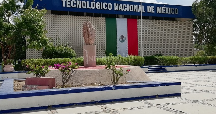 Causa revuelo en sociedad polémica entre maestra, alumnos y director del TEC La Paz