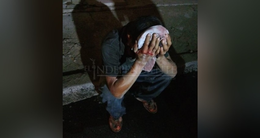 A garrotazos le abrieron la cabeza