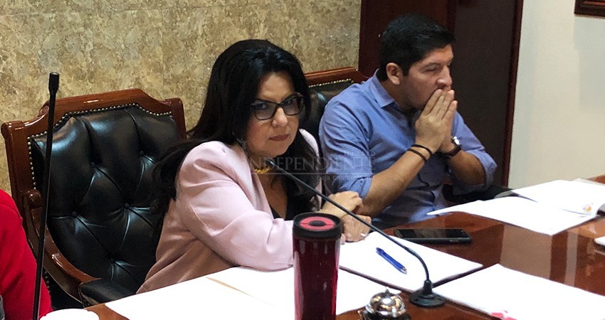 Alcaldesa reitera que intentaron chantajearla, pero no denuncia