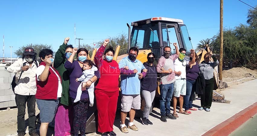Vecinos de El Manglito intentan detener obras en terreno donde Rubén Muñoz prometió un parque