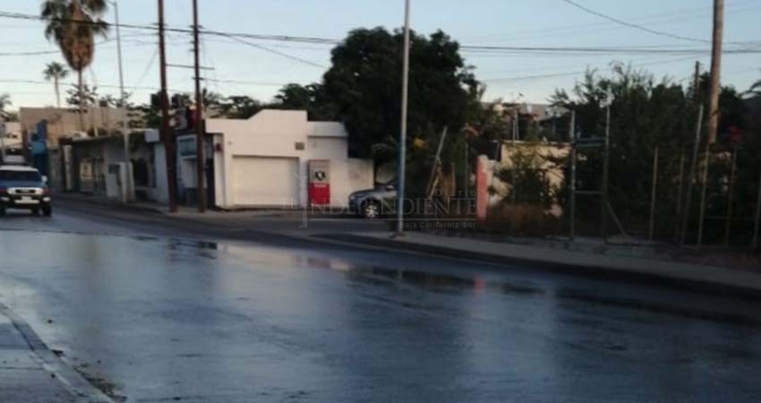 Desperdicia OOMSAPAS miles de litros de agua potable en CSL