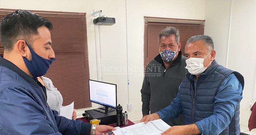 De la Rosa, aspirante independiente a la gubernatura, se dice “distinto a las corporaciones políticas”