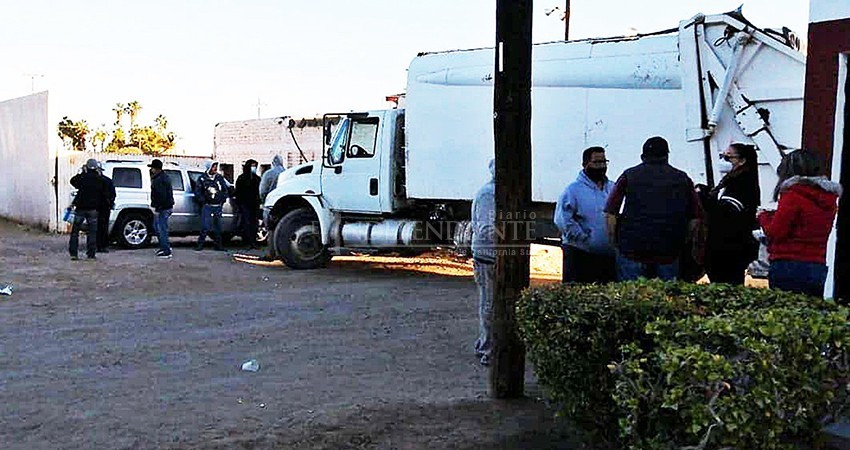 Servicios públicos de Comondú se fue a paro, más de 200 trabajadores no ven su quincena