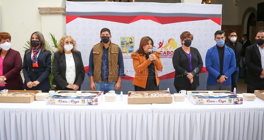 Alcaldesa no entiende que rebrote de Covid es asunto serio; reúne a funcionarios para partir rosca