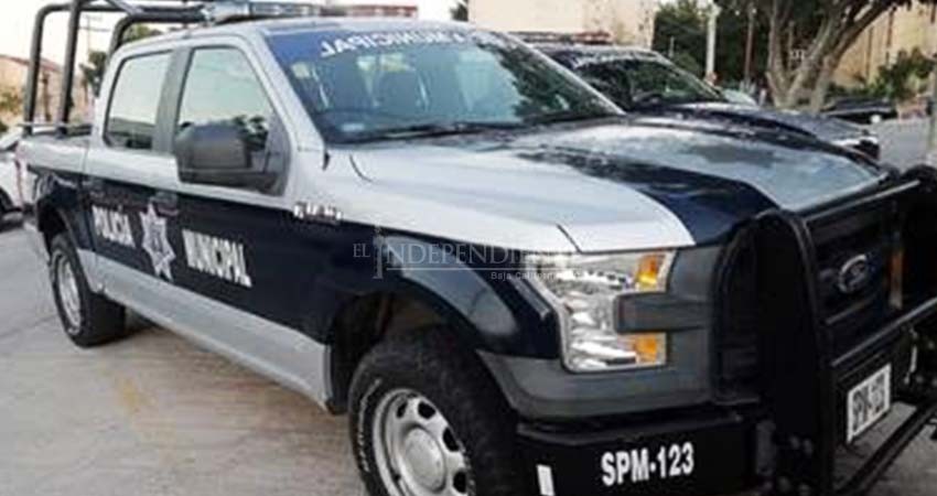 Amenazan a mujer con “volarle” la cabeza en disputa por estacionamiento