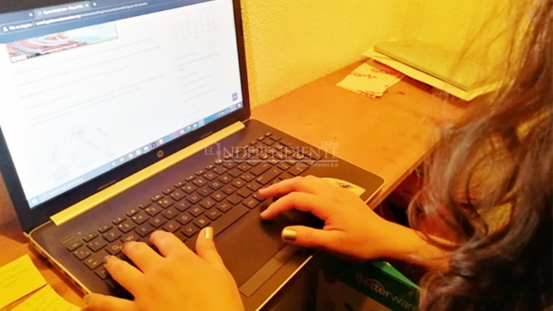 “Batallamos” para tomar clases en línea: estudiantes