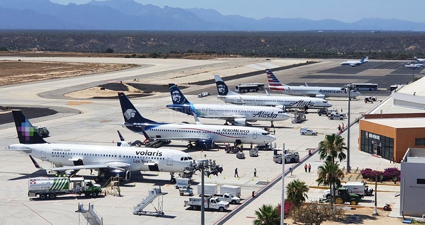 Pese a prohibición, Canadá opera vuelos desde Los Cabos