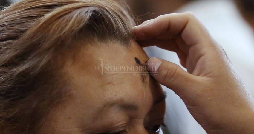 Nueva normalidad en la imposición de cenizas: Diócesis de La Paz