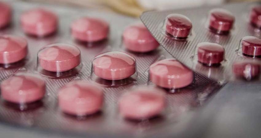 Hallan medicamento que reduce riesgo de muerte por covid, según estudio