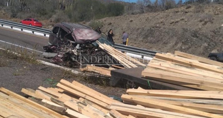 Dos muertos y dos heridos en accidente automovilístico
