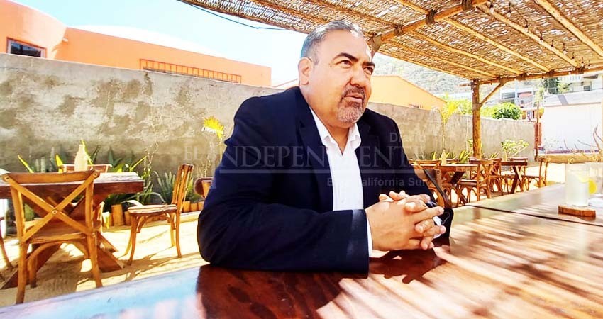 Diputado califica de “inconstitucional” el cobro de cuotas en escuelas públicas