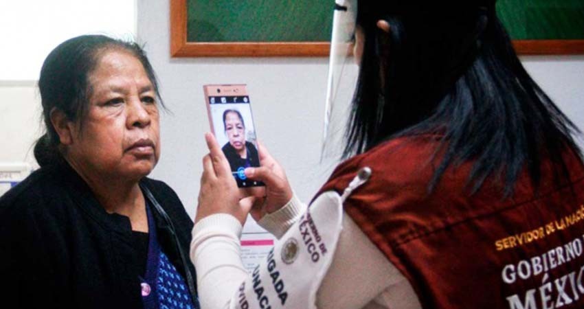 Celebra INE que se deje de fotografiar a beneficiarios de vacunas
