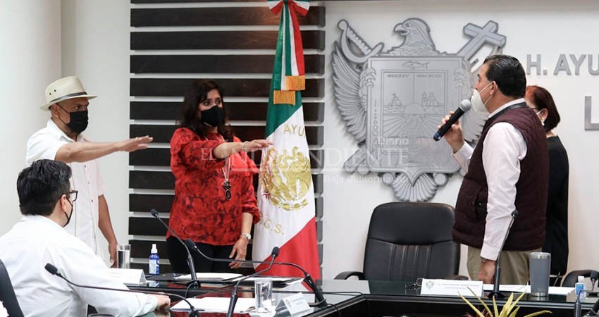 Aprueba Cabildo nombramiento de nueva oficial mayor y tesorero en el Ayto de La Paz