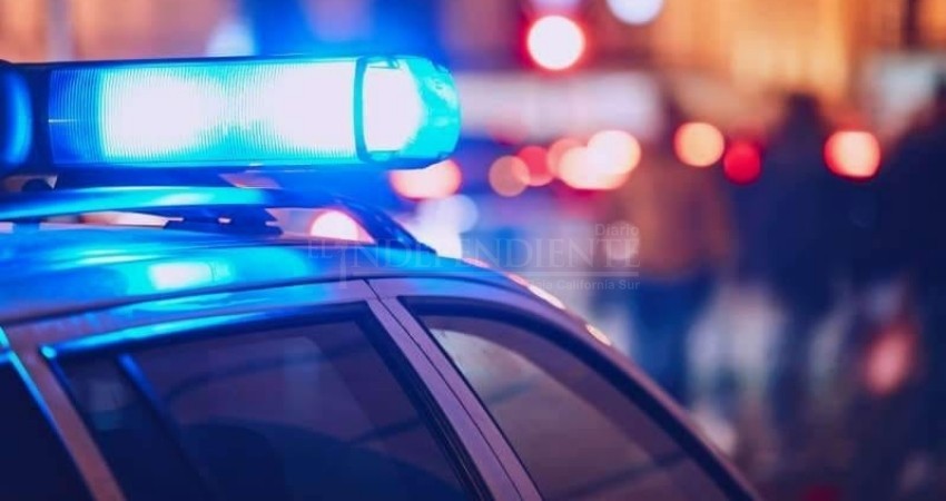 A navajazos mujer lesiona a su hermano