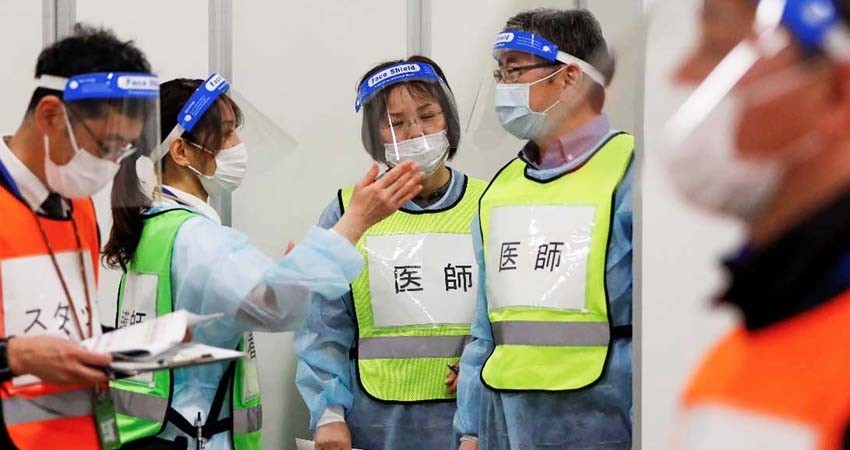 Así funcionan las pruebas anales covid que pide China a extranjeros