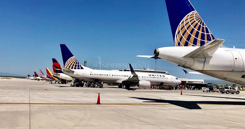 Desvían vuelo con destino a los Cabos por misteriosa muerte a bordo