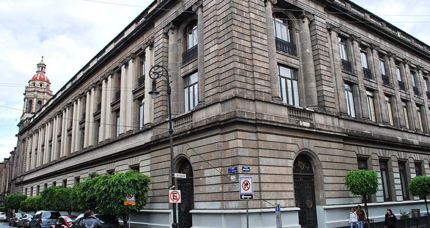 Pide Delfina Gómez reducir personal en la SEP por austeridad