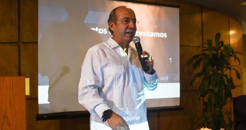 Denuncian a Felipe Calderón por traición a la patria y terrorismo