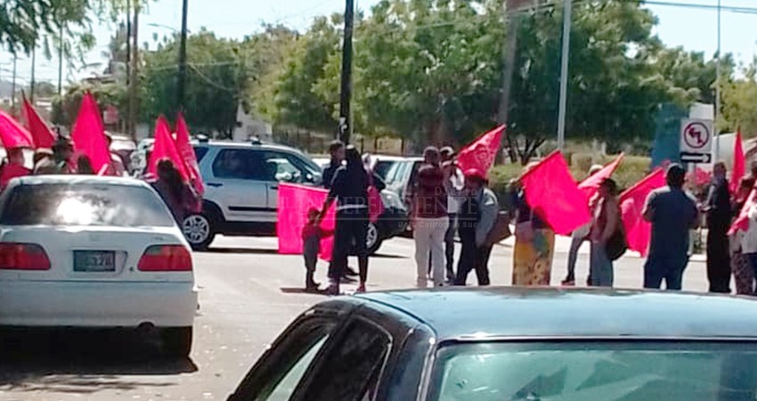 Querían saber qué pasó con su “apoyo alimentario” y les echaron a la policía