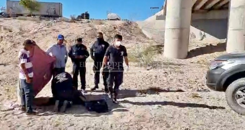 Mujer se lanza del puente vehicular camino a Los Planes 