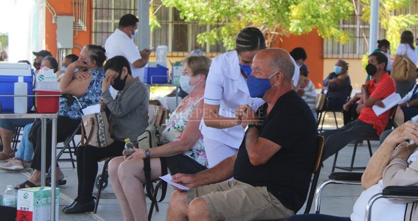 Descarta gobierno federal que registro de vacunas para mayores de 50 años haya comenzado