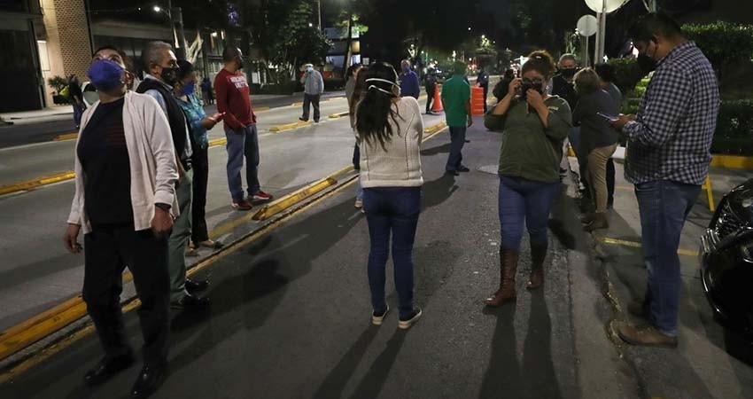 El autor debe desaparecer en cualquier obra pública