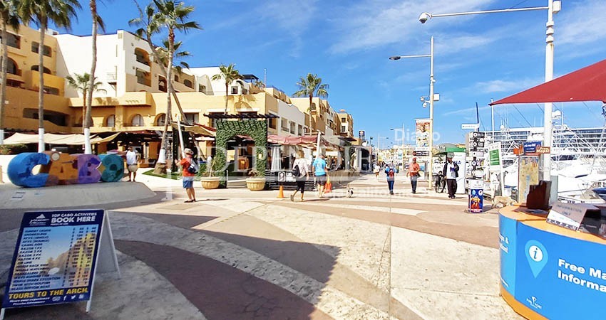 Industria turística de México espera respuesta sobre vacunación Covid