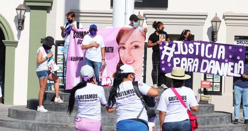 ¡La familia de Daniela y Monserrath no están solas!, exigen justicia para feminicidios de las jóvenes 