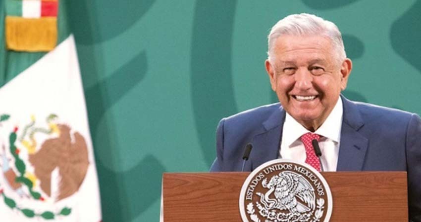 Presidente: atentado a la democracia; INE es el supremo poder conservador, acusa