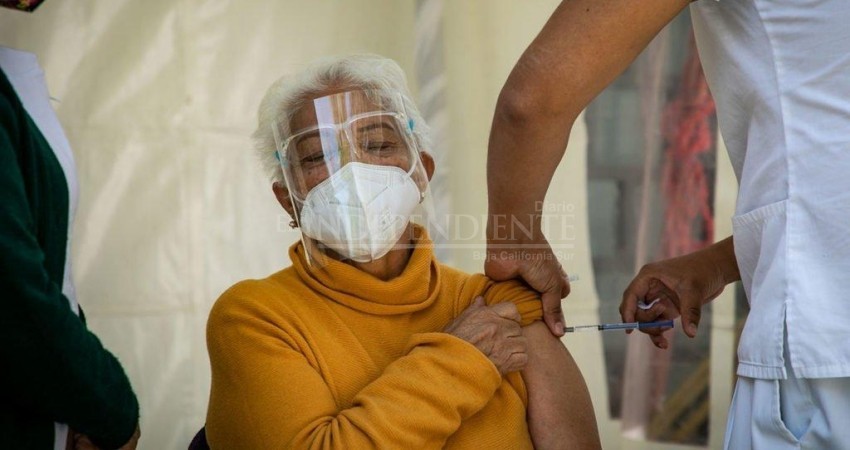 Inicia aplicación de vacunas adultos de 60 y más en La Paz