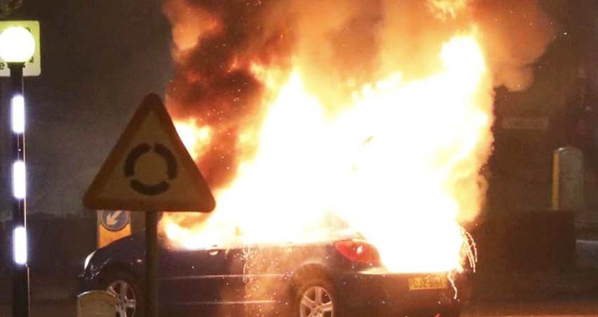 Tercera noche de disturbios en Irlanda del Norte