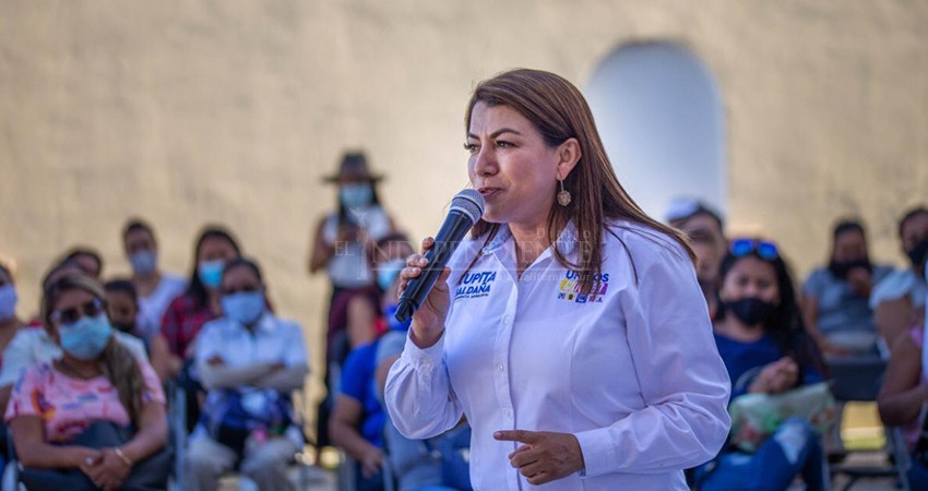 Vamos a darle más becas a los niños de Los Cabos: Lupita Saldaña