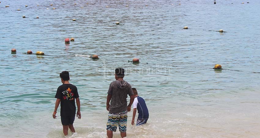 No sólo grandes consorcios se apoderan de playas, también prestadores de servicios náuticos