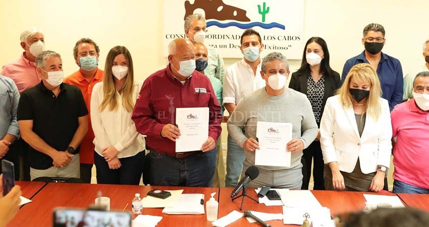 Promete Víctor Castro a empresarios trabajar de manera conjunta con el sector productivo