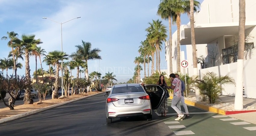 Hoteleros esperan que la nueva administración logre solucionar el conflicto entre Uber y taxis