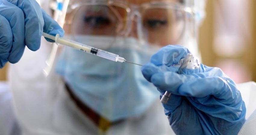 EU ve posible que vacunados contra covid no usen cubrebocas