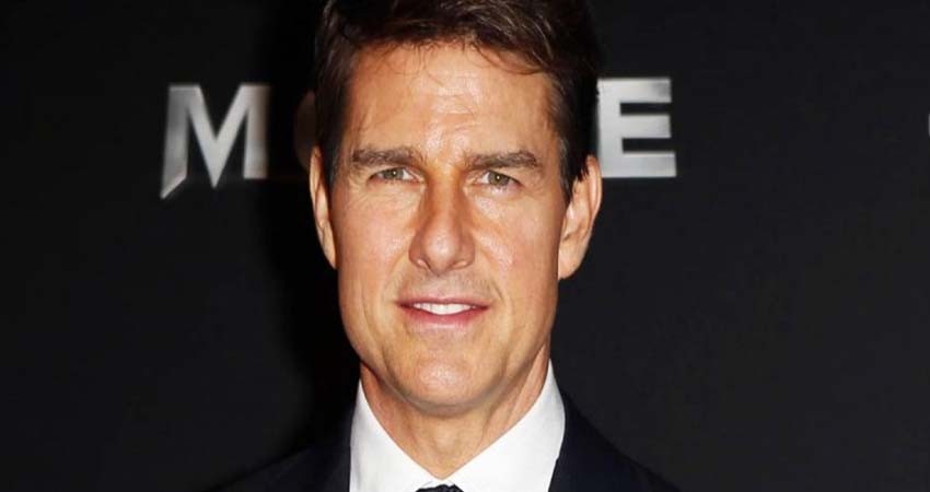 Tom Cruise salva a camarógrafo de caer de tren en movimiento