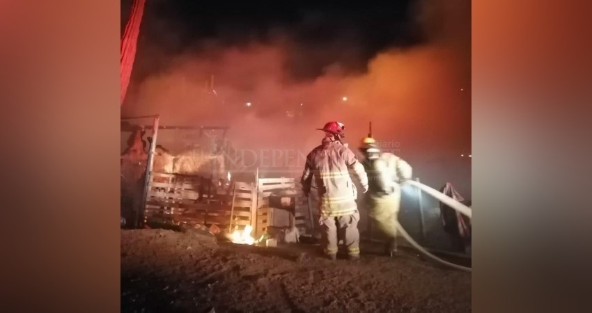 Voraz incendio en Invasión "López Obrador" de CSL