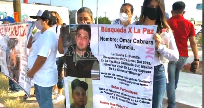 Madres de desaparecidos marchan en La Paz