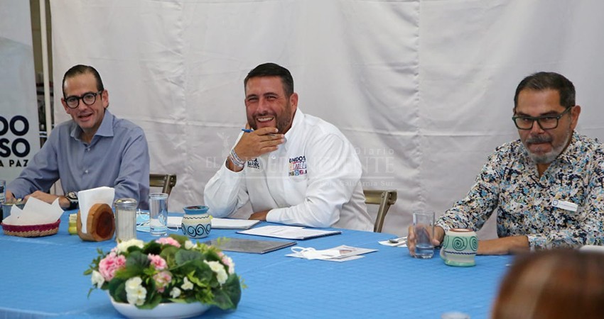 Vamos a modernizar y agilizar Catastro: Ricardo Barroso ante notarios