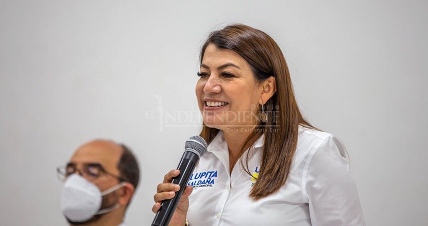 Sirvo a la gente desde antes de incursionar en la política: Lupita Saldaña