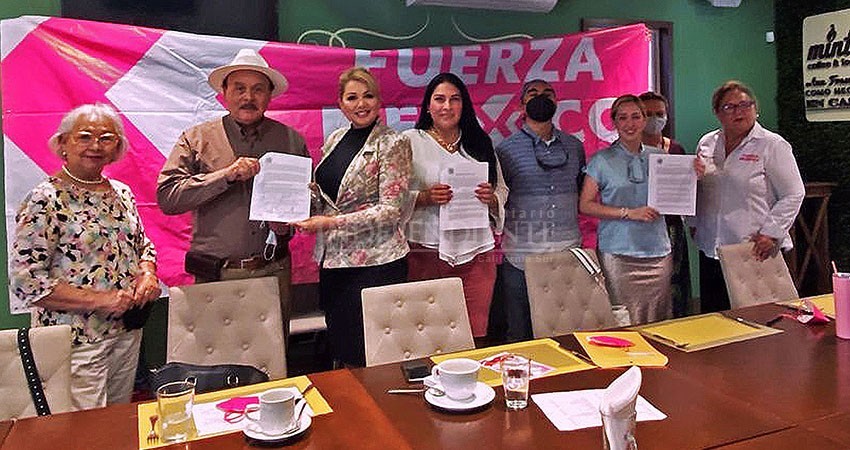 Elizabeth Wayas primera candidata a gobernadora que firma por el Agua y la Vida