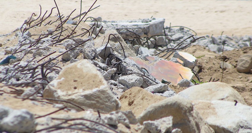 Particular hace caso omiso y no retira escombros de Costa Azul