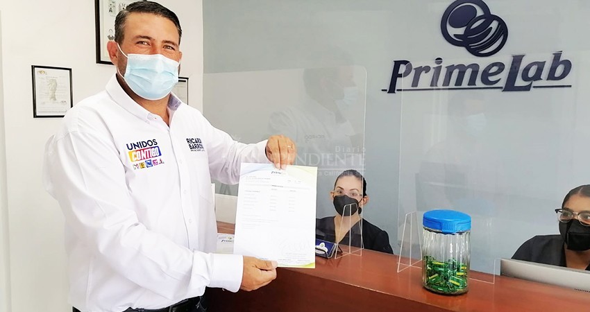 Presentan Ricardo Barroso y presidente del PRI resultados negativos de antidoping ante notario