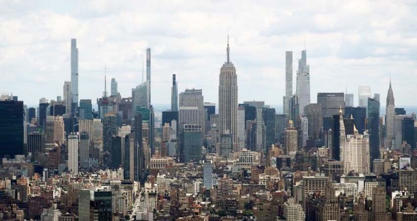 Cumple NY meta de 70% de adultos vacunados y pone fin a restricciones