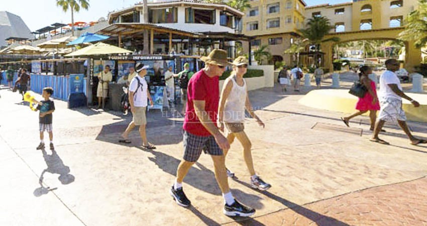 Laxitud sanitaria en EE.UU. complica que turistas acaten medidas de salud mexicanas