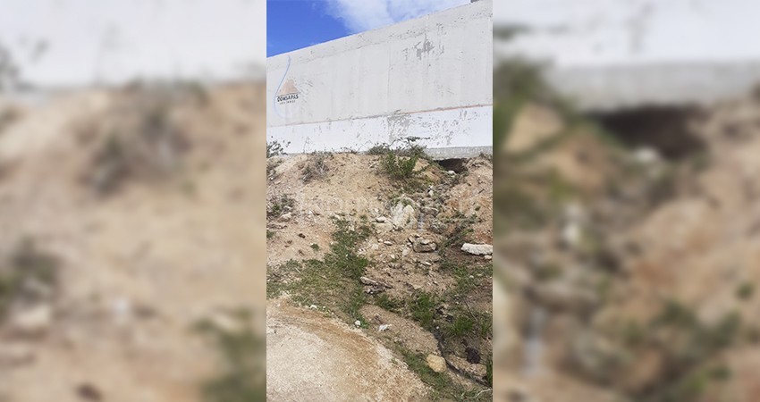 Fisuras en tanques del OOMSAPAS desperdician miles de litros de agua potable
