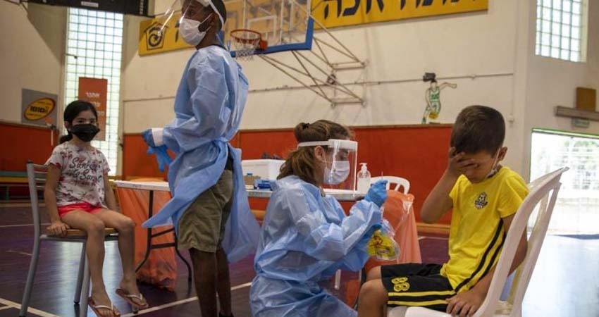 Israel ve 'señales' de que variante Delta puede resistir vacunas