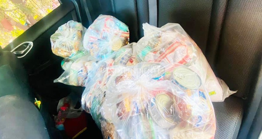 Reparte ciudadano despensas a familias con COVID-19 en La Paz