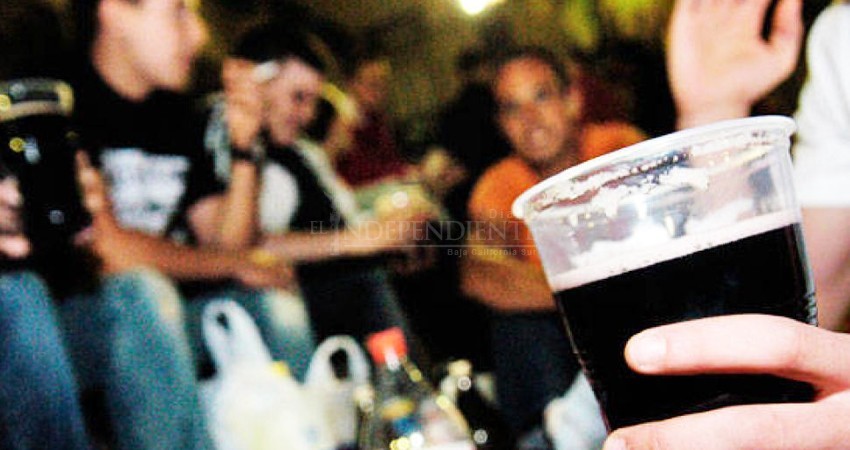 Los contagios han bajado, pero no los reportes sobre fiestas y eventos